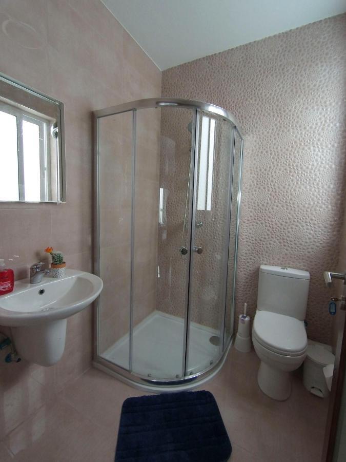 F7 Room 1, Private Double Room With Private Bathroom In Shared Flat ムサイダ エクステリア 写真
